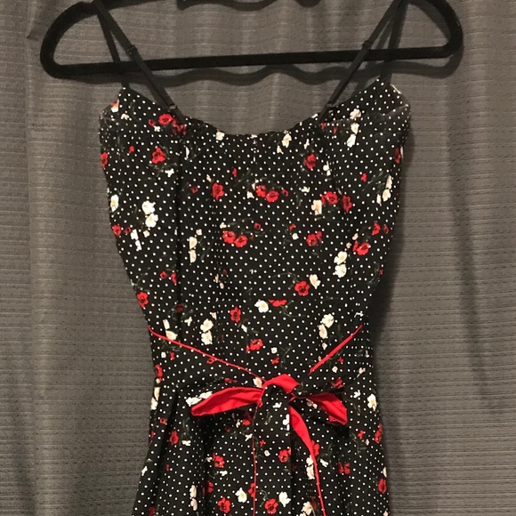 Super cute polka dot floral dress. New with tags - Picture 2 of 8